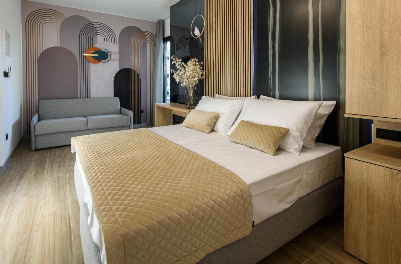 Via Mare Luxury Rooms สปลิท ภายนอก รูปภาพ