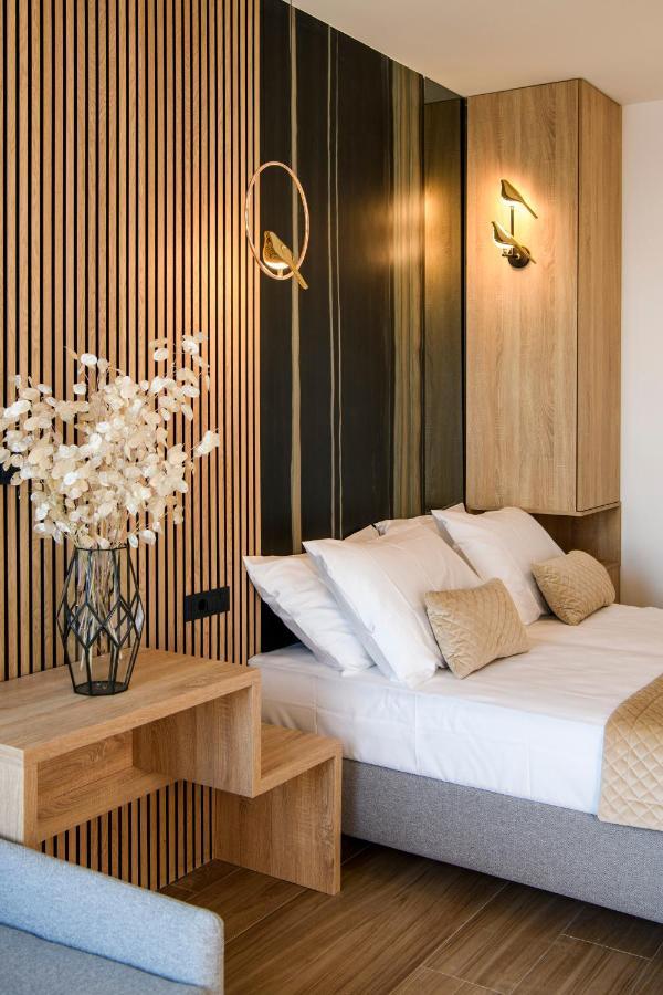 Via Mare Luxury Rooms สปลิท ภายนอก รูปภาพ