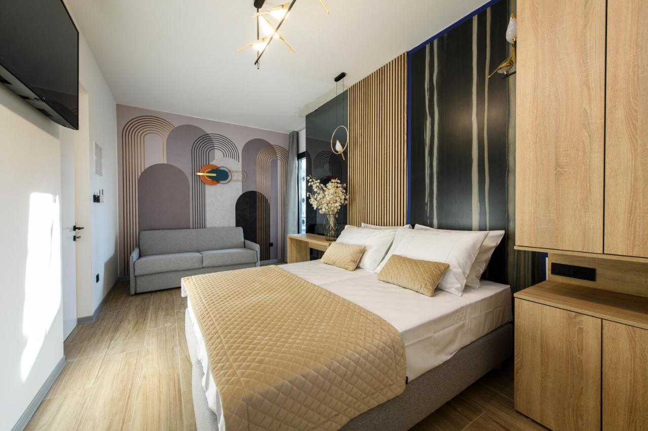 Via Mare Luxury Rooms สปลิท ภายนอก รูปภาพ