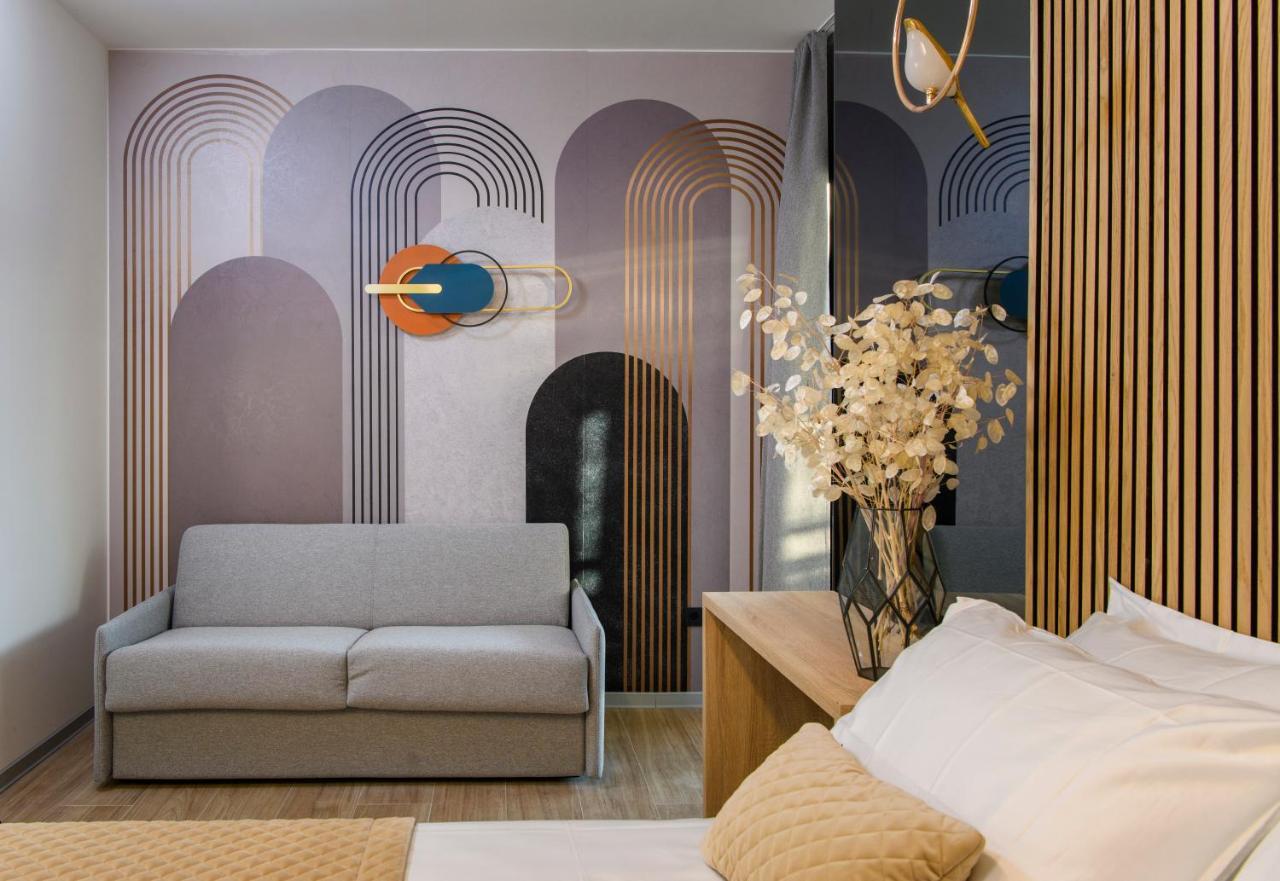 Via Mare Luxury Rooms สปลิท ภายนอก รูปภาพ