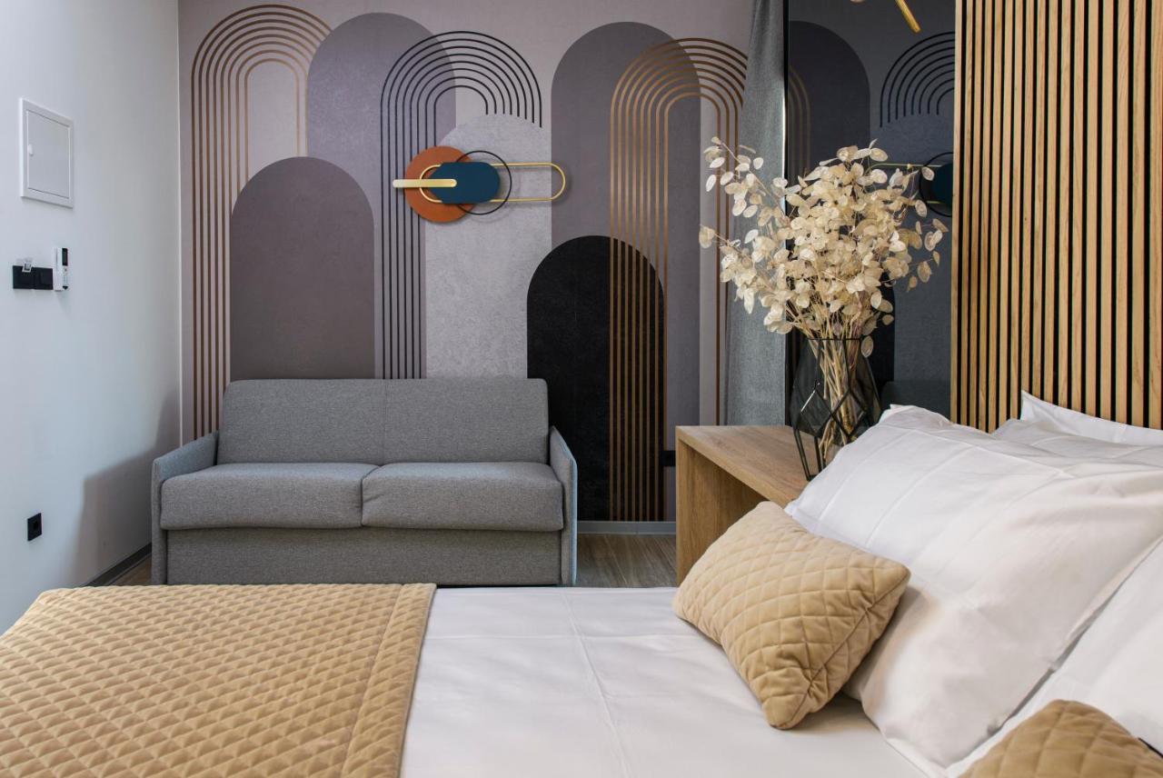 Via Mare Luxury Rooms สปลิท ภายนอก รูปภาพ