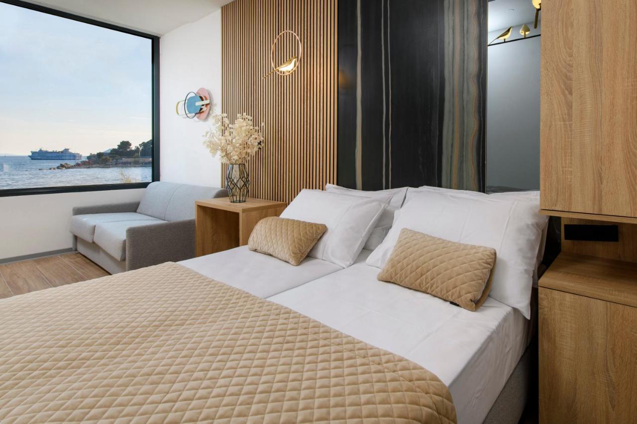 Via Mare Luxury Rooms สปลิท ภายนอก รูปภาพ